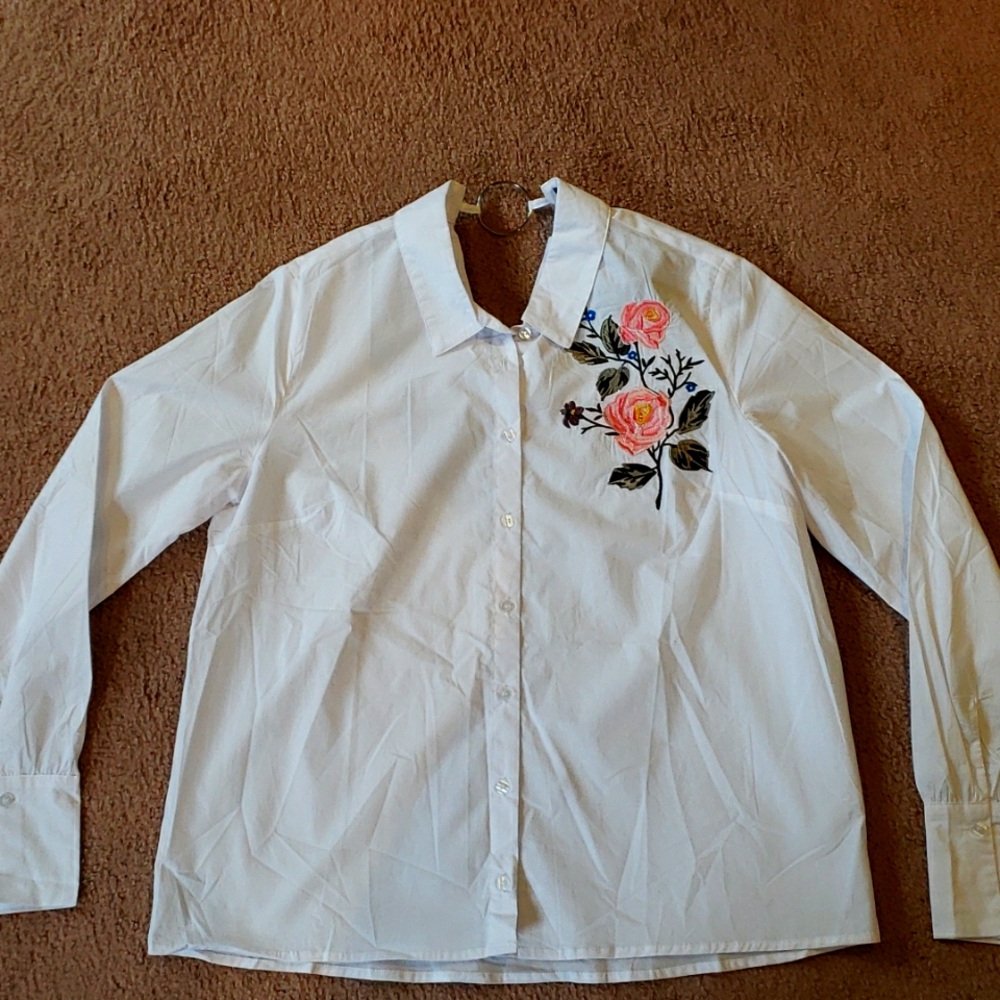 Women flower embroidery shirt
